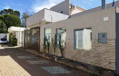 Imagem: A casa em condomínio possui 4 Dormitórios, 3 Banheiros, 3