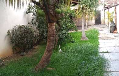 Imagem: A casa possui 4 Dormitórios, 5 Vagas na garagem e está localizado