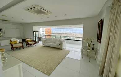 Imagem: O apartamento à venda possui 4 Dormitórios, 5 Banheiros, 4