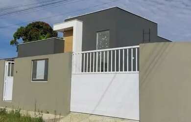 Imagem: A casa possui 3 Dormitórios, 1 Banheiro, 3 Vagas na garagem