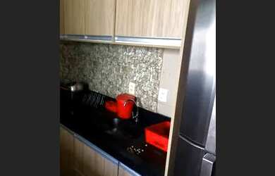 Imagem: O apartamento possui 2 Dormitórios, 2 Banheiros e Imóvel mobiliado