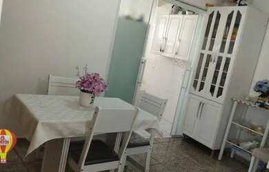 Imagem: O apartamento possui 3 Dormitórios, 1 Banheiro, 2 Vagas na