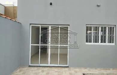 Imagem: A casa possui 3 Dormitórios, 1 Banheiro, 80m² de Área e