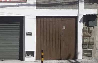 Imagem: A casa possui 2 Dormitórios, 1 Banheiro, 1 Vaga na garagem