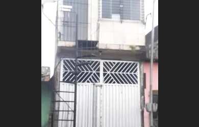 Imagem: A casa possui 2 Dormitórios, 1 Banheiro e está localizado