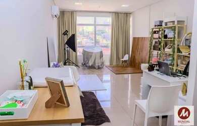 Imagem: O depósito possui 1 Vaga na garagem e 36m² de Área e está