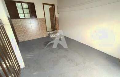 Imagem: A casa possui 2 Dormitórios, 1 Banheiro, 1 Vaga na garagem