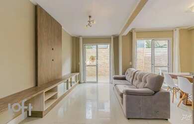 Imagem: A casa possui 3 Dormitórios, 3 Banheiros e 158m² de Área