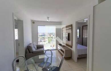 Imagem: O apartamento possui 2 Dormitórios, 1 Banheiro, 1 Vaga na garagem