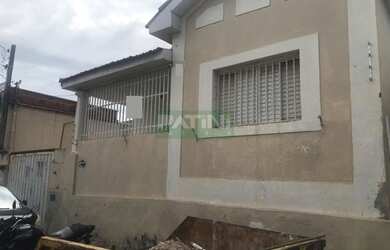 Imagem: A casa possui 2 Dormitórios, 1 Banheiro, 2 Vagas na garagem