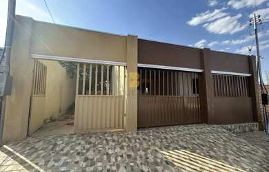 Imagem: A casa possui 2 Dormitórios, 2 Banheiros, 120m² de Área