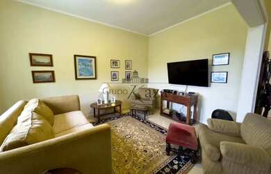 Imagem: A casa em condomínio possui 4 Dormitórios, 5 Banheiros, 4