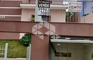 Imagem: A casa possui 3 Dormitórios, 3 Banheiros, 1 Vaga na garagem