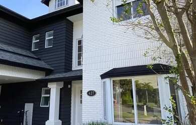 Imagem: A casa em condomínio possui 5 Dormitórios, 5 Banheiros, 2