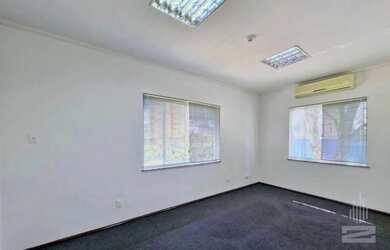 Imagem 14: Excelente Casa Comercial para Locação com 250m² no bairro Velha em...