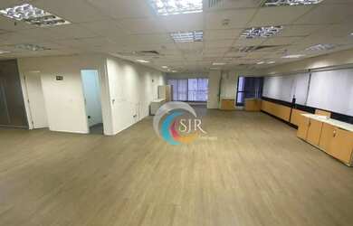 Imagem: O depósito possui 5 Vagas na garagem, 530m² de Área, Imóvel