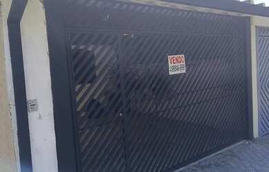 Imagem: A casa possui 2 Dormitórios, 1 Banheiro, 2 Vagas na garagem