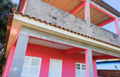 Imagem: A casa possui 2 Dormitórios, 1 Banheiro, 5 Vagas na garagem