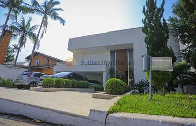 Imagem: A casa em condomínio possui 4 Dormitórios, 5 Banheiros, 4