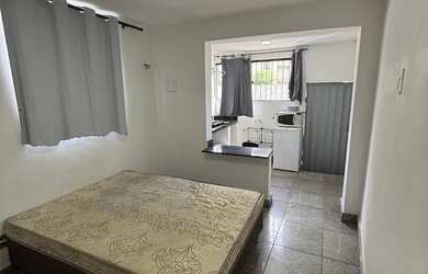 Imagem: A kitnet possui 1 Dormitório, 1 Banheiro e está localizado