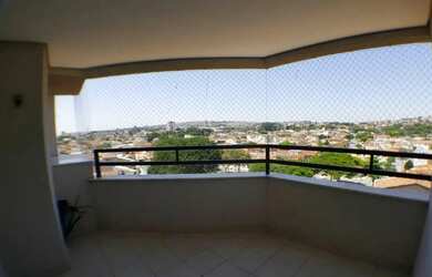 Imagem: O apartamento possui 2 Dormitórios, 2 Banheiros, 2 Vagas na