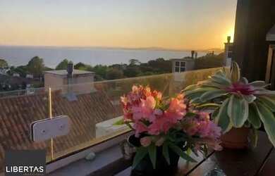 Imagem: A casa em condomínio possui 3 Dormitórios, 3 Banheiros, 2