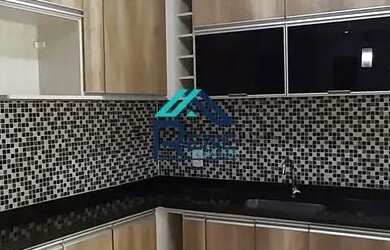 Imagem: A casa em condomínio possui 3 Dormitórios, 1 Banheiro, 2 Vagas