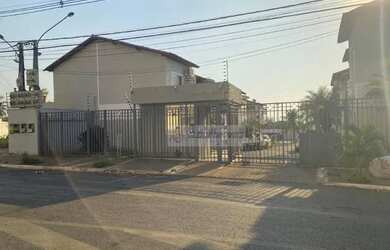 Imagem: A casa em condomínio possui 3 Dormitórios, 2 Banheiros, 1