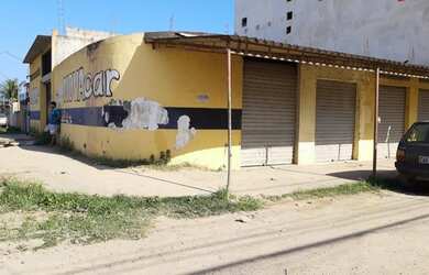 Imagem 3: Galpão com lojas. 600m² de Áreae5 Vagas na garagem