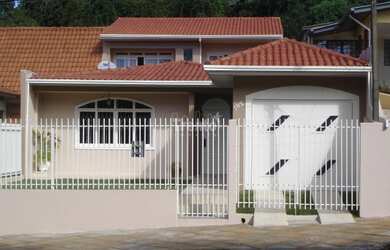 Imagem: A casa possui 3 Dormitórios e está localizado em São Geraldo