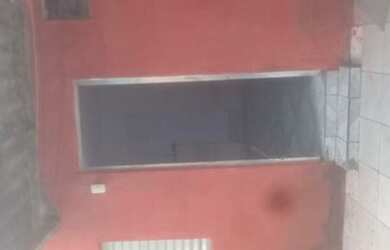 Imagem: A casa possui 3 Dormitórios, 2 Banheiros e está localizado