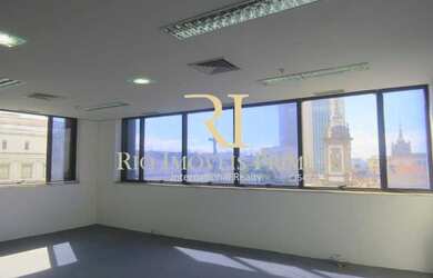 Imagem: O depósito possui 321m² de Área e está localizado em Centro