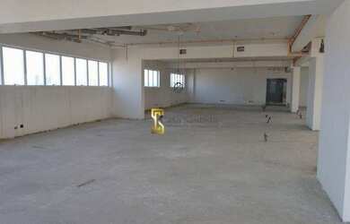 Imagem: O depósito possui 4 Vagas na garagem e 564m² de Área e está