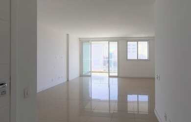 Imagem: O apartamento possui 3 Dormitórios, 4 Banheiros, 2 Vagas na