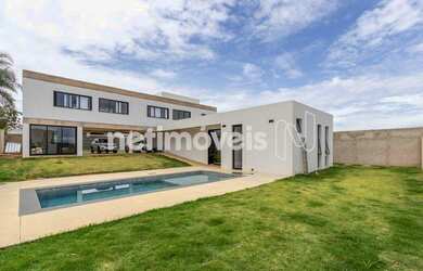 Imagem: A casa em condomínio possui 5 Dormitórios, 5 Banheiros, 4