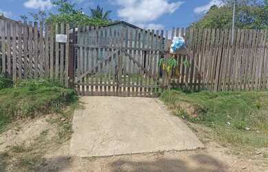 Imagem: A casa possui 2 Dormitórios, 1 Banheiro e está localizado