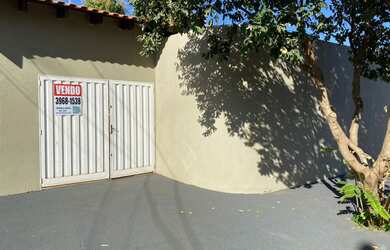 Imagem: A casa possui 2 Dormitórios, 1 Banheiro, 120-0m² de Área