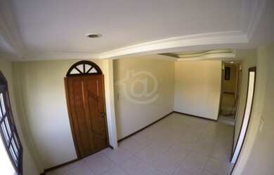 Imagem: A casa possui 3 Dormitórios, 2 Banheiros, 100m² de Área e