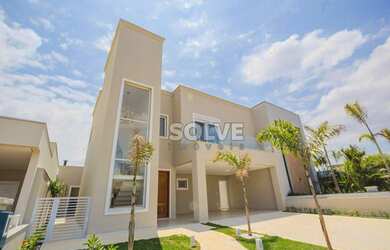 Imagem: A casa em condomínio possui 3 Dormitórios, 4 Banheiros, 4