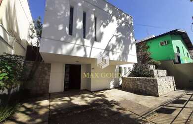 Imagem: A casa possui 3 Dormitórios, 1 Banheiro, 210m² de Área e