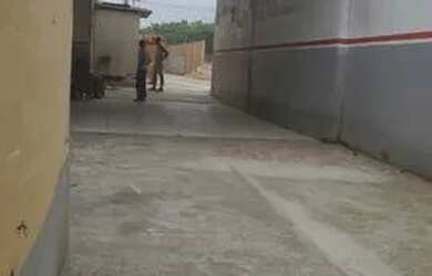 Imagem 4: Alugue Galpao/Terreno. 300m² de Áreae5 Vagas na garagem