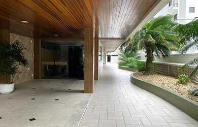 Imagem: O apartamento possui 3 Dormitórios, 4 Banheiros, 2 Vagas na