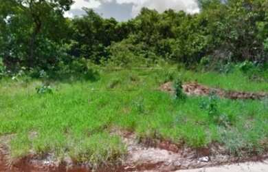 Imagem: O terreno possui 600m² de Área e está localizado em Vila