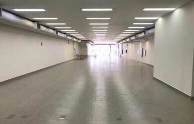 Imagem: O depósito possui 1082m² de Área e está localizado em Santa