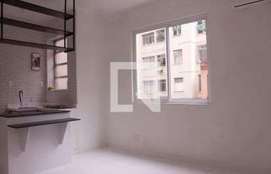 Imagem: O apartamento possui 1 Dormitório, 1 Banheiro e 50m² de Área