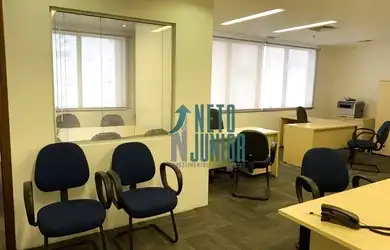 Imagem: O depósito possui 2 Vagas na garagem, 60m² de Área e está