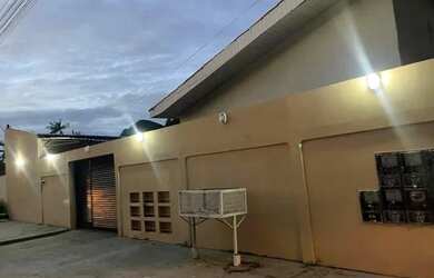 Imagem: O apartamento possui 1 Dormitório, 1 Banheiro, 4 Vagas na garagem