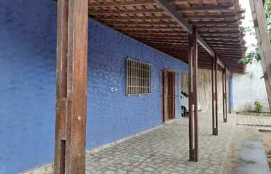 Imagem: A casa possui 2 Dormitórios, 1 Banheiro, 1 Vaga na garagem