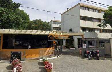 Imagem: O apartamento possui 3 Dormitórios, 1 Banheiro, 1 Vaga na garagem