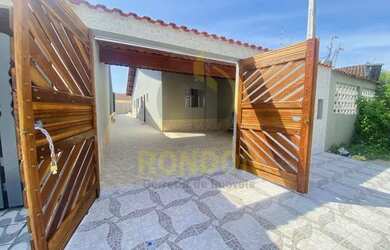 Imagem: A casa possui 2 Dormitórios, 2 Banheiros, 5 Vagas na garagem